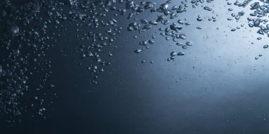 Hava kabarcıkları su arka planda