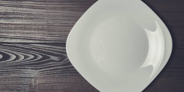 kare tabak kahverengi ahşap tablo