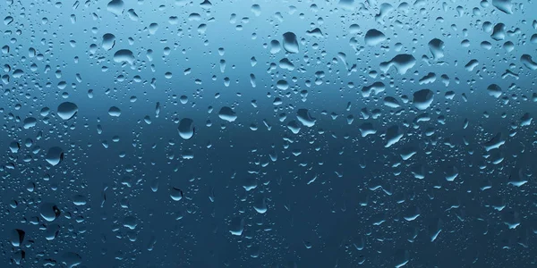 Vattendroppar på fönster efter regn — Stockfoto