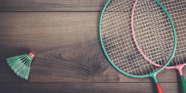 Shuttlecock and badminton racket — Stock Photo, Image