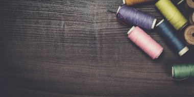 kahverengi ahşap masa arka plan iş parçacığı