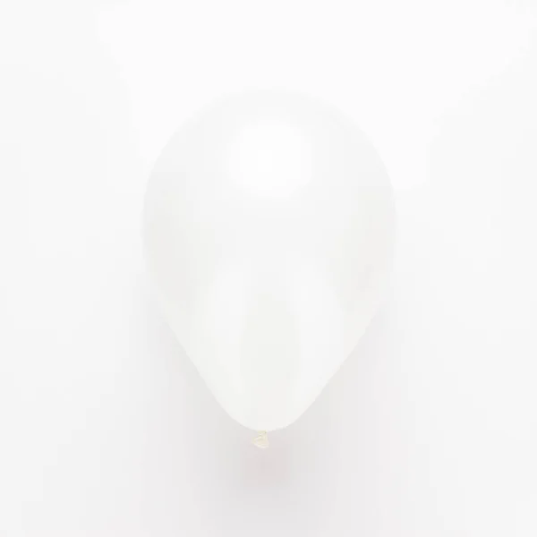 Balão sobre fundo branco — Fotografia de Stock