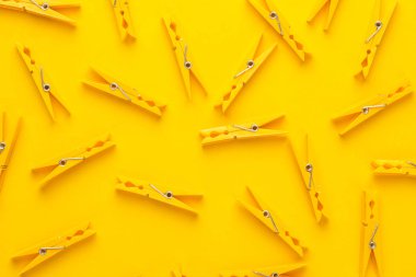 plastik mandalları giysiler