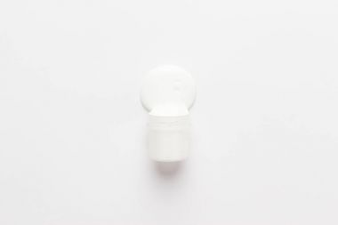 beyaz üzerine guaş can döktüm