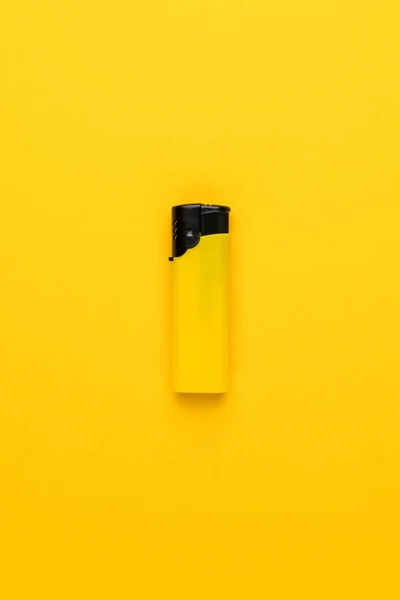 Műanyag világosabb sárga háttér — Stock Fotó