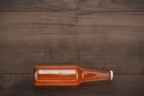 Glazen fles van Oranje zoete drank — Stockfoto