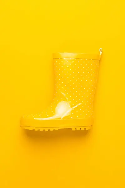黄色虚线橡胶 — 图库照片