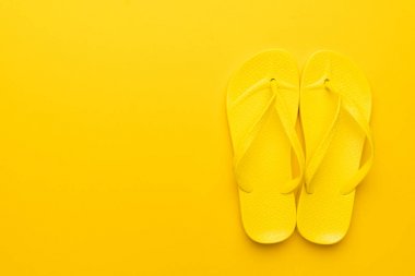 Sarı plaj flip-flop