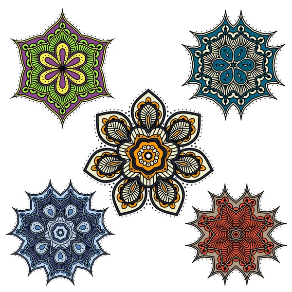 Indian paisley ornaments or mandala floral pattern — Stock Vector