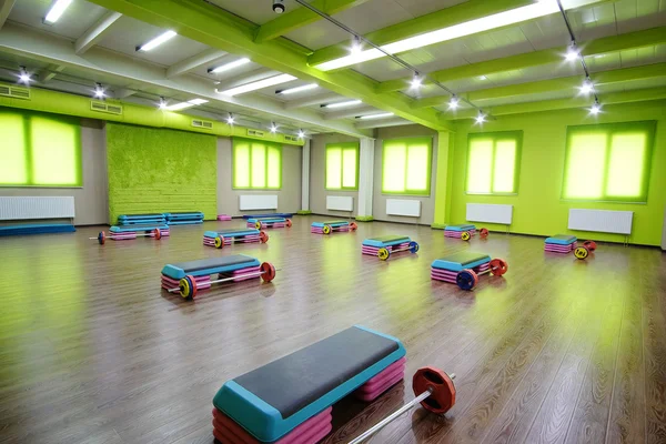 Modern bir fitness salonu — Stok fotoğraf