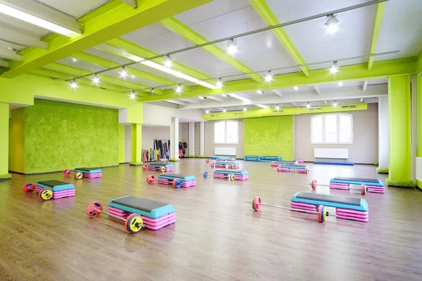 Moderne fitness zaal — Stockfoto