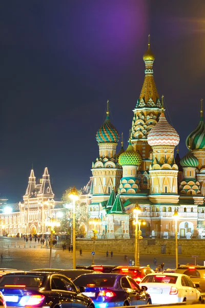 Trafic nocturne à Moscou — Photo