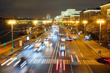 Moskova 'da gece trafiği
