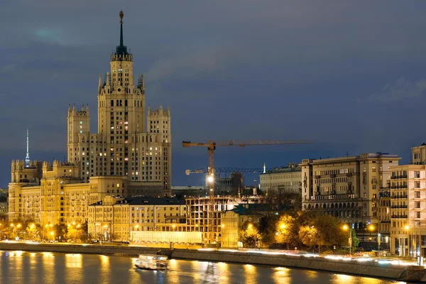 Night traffic in Moscow — Stock Photo, Image