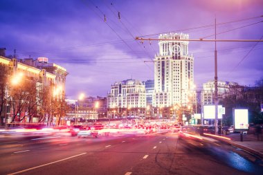 Moskova 'da gece trafiği