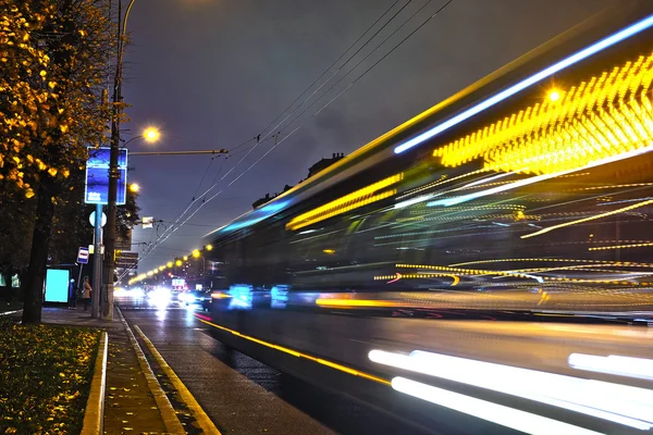 Tráfico nocturno en Moscú —  Fotos de Stock