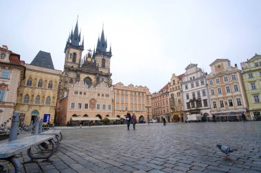 Our Lady Gotik kilise Tyn, bir merkezi Prag eski şehir Meydanı üzerinde önce