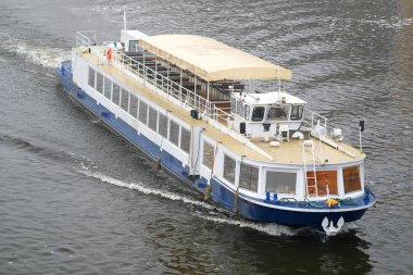 Prag Vltara nehrinde tekne