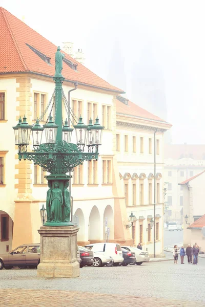 Ulice v historické části Prahy — Stock fotografie