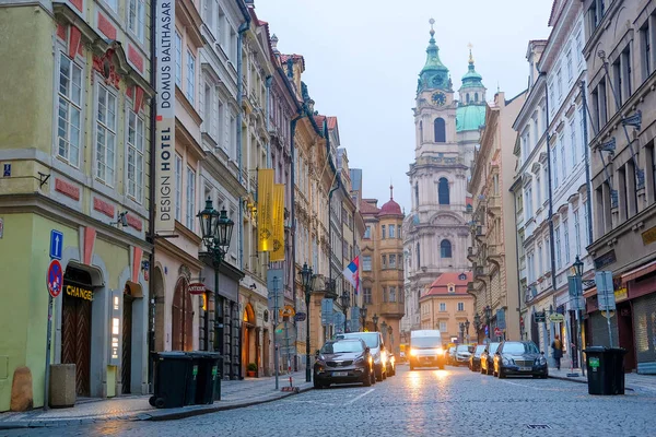 Calle en la antigua Praga — Foto de Stock