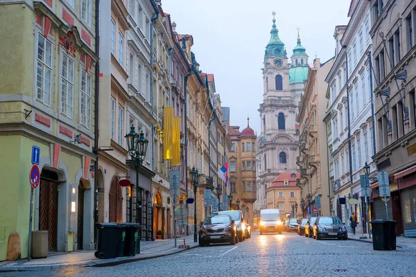 Calle en la antigua Praga — Foto de Stock