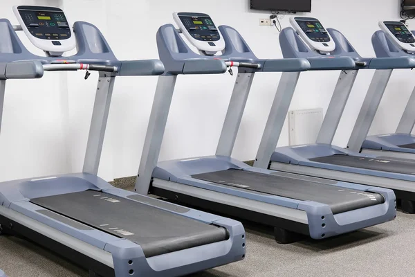 Treadmills in a fitness hall — Stock Photo, Image