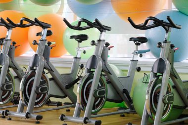 Fitness Salonu ile spor motosiklet