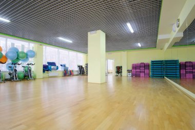 Fitness Salonu ile spor motosiklet