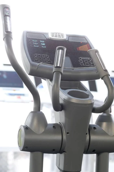 Cintas de correr en un gimnasio — Foto de Stock