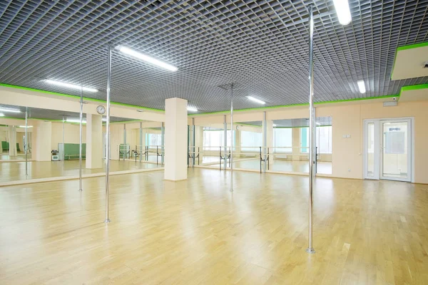Wnętrze, fitness lub dance hall — Zdjęcie stockowe