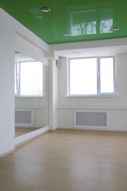 Bir spor salonunun içinde.