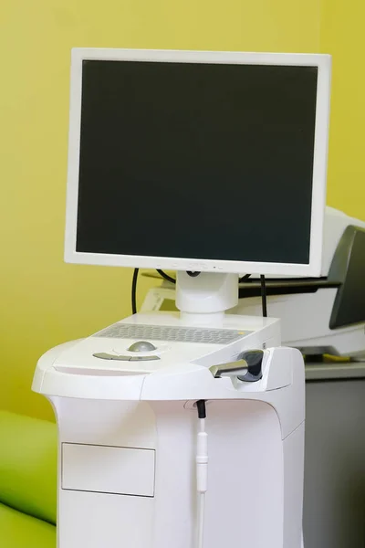 Equipamento estomatológico em uma sala odontológica — Fotografia de Stock