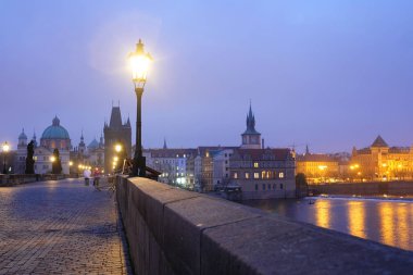 Prag 'daki Charles Köprüsü