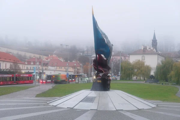 Monument of sacrifices of Second World War in a center of Prague — Stock Photo, Image