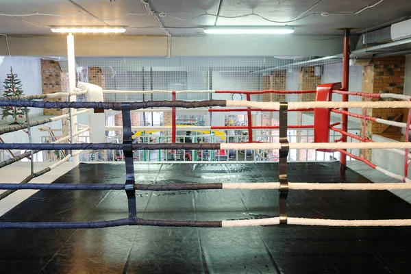 Un gimnasio — Foto de Stock