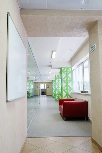 Interieur eines modernen Korridors — Stockfoto