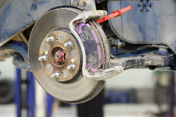 Disk fren rotor bir araba — Stok fotoğraf