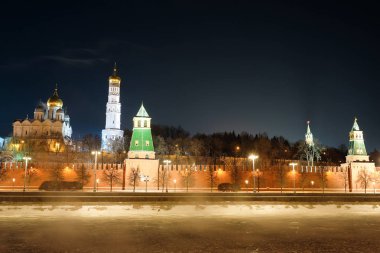 Moskova Kremlin görüntü ile gece manzarası