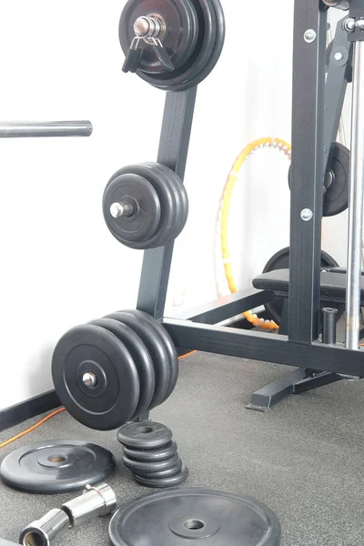 Weights in a fitness hall — Stock Photo, Image