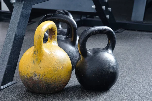 Fitness salonunda ağırlık — Stok fotoğraf