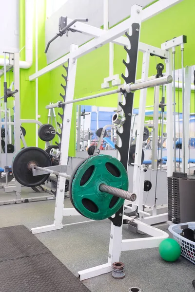 Interior de uma sala de fitness — Fotografia de Stock