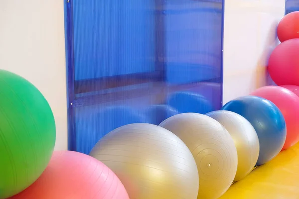 Кульки у фітнес-залі — стокове фото