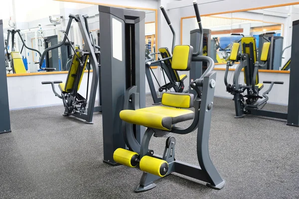 Bir spor salonunun içinde.