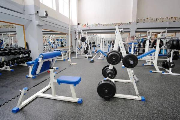 Interno di una sala fitness — Foto Stock