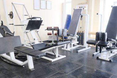 Bir spor salonunun içinde.