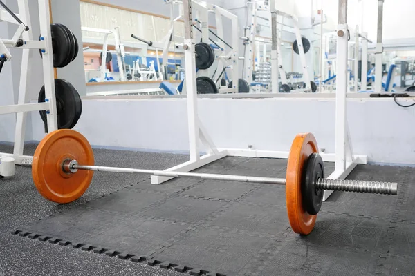 Interno di una sala fitness — Foto Stock