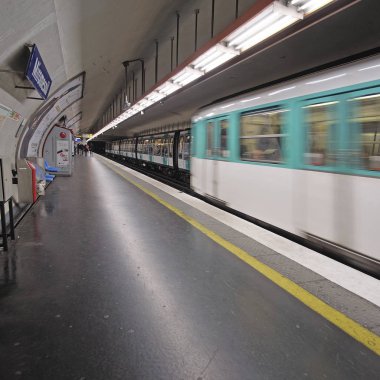 Paris metro tren