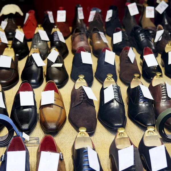 Image of a shoes on a showcase — Stock Photo, Image