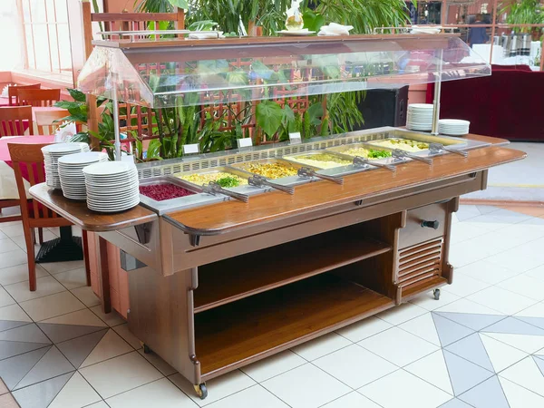 Zelfbediening buffet in een restaurant — Stockfoto