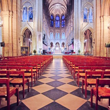 Notre Dame de Paris, Paris simbols iç